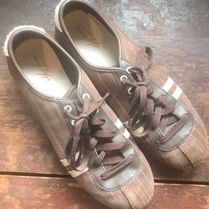 Chocolate brown and cream detailed Tommy’s